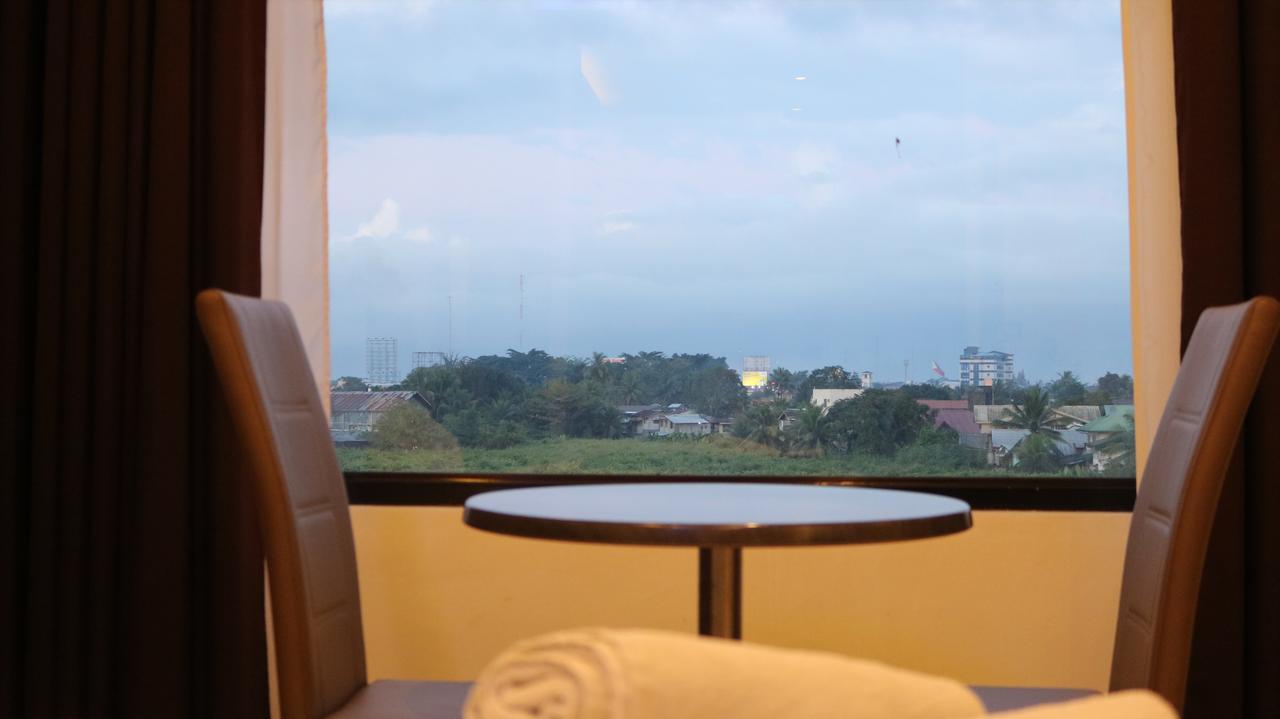 Amaris Suites Butuan City Buitenkant foto