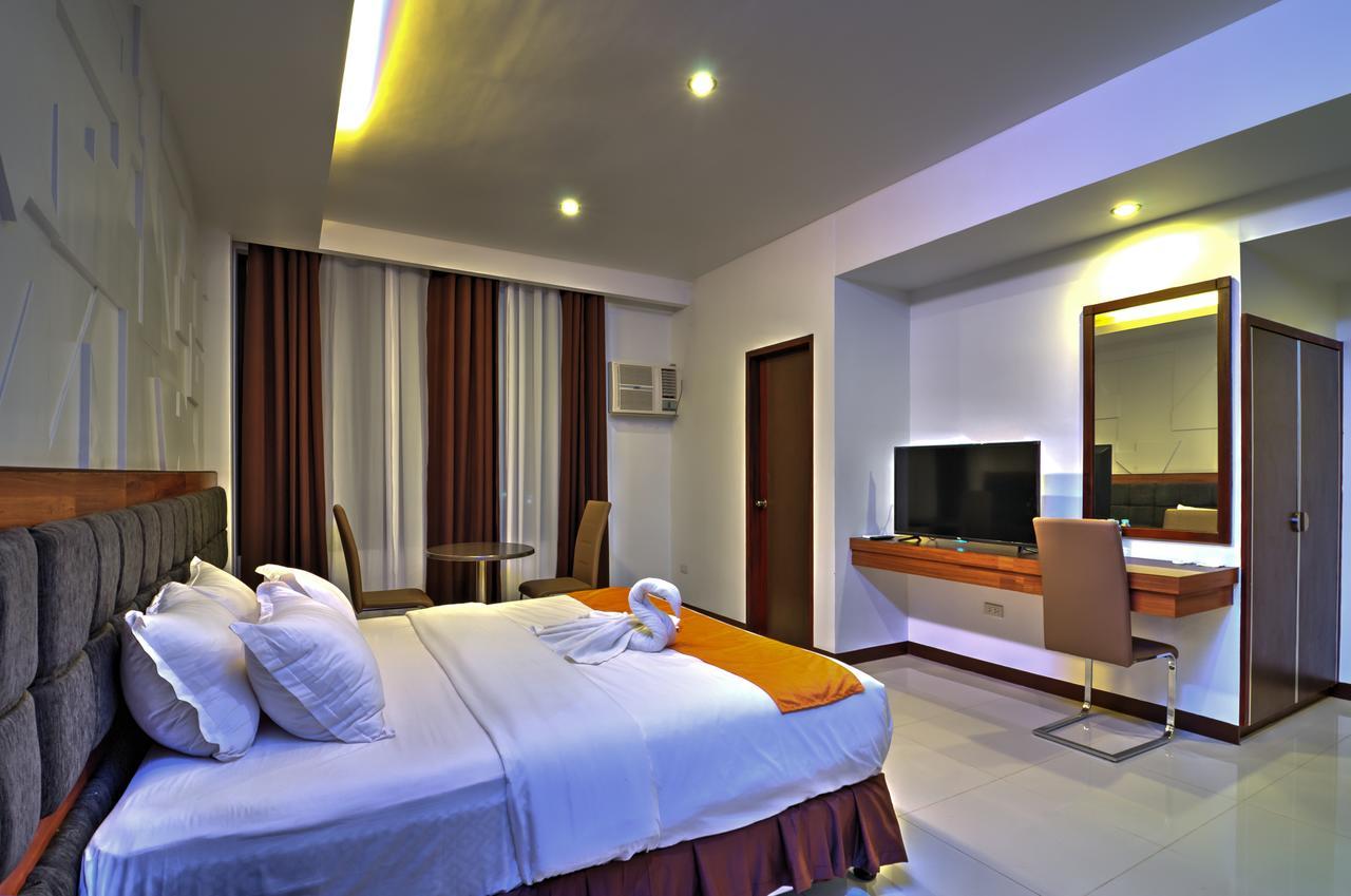 Amaris Suites Butuan City Buitenkant foto