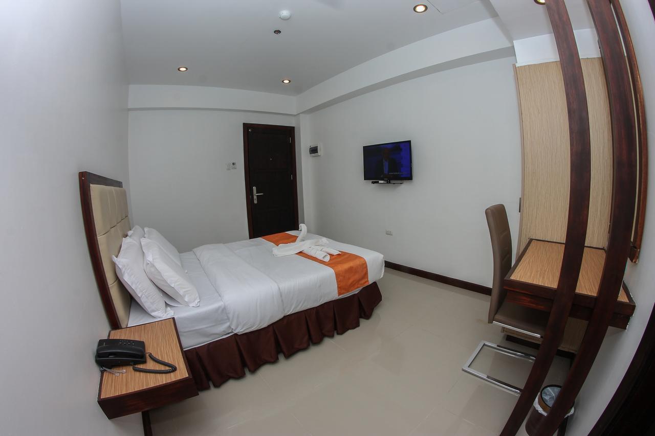 Amaris Suites Butuan City Buitenkant foto