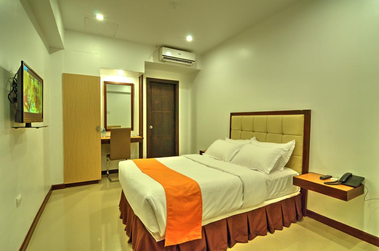 Amaris Suites Butuan City Buitenkant foto