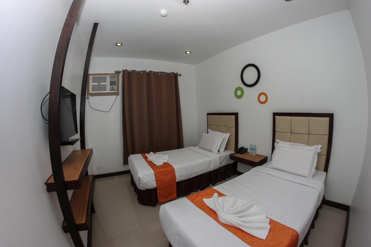 Amaris Suites Butuan City Buitenkant foto