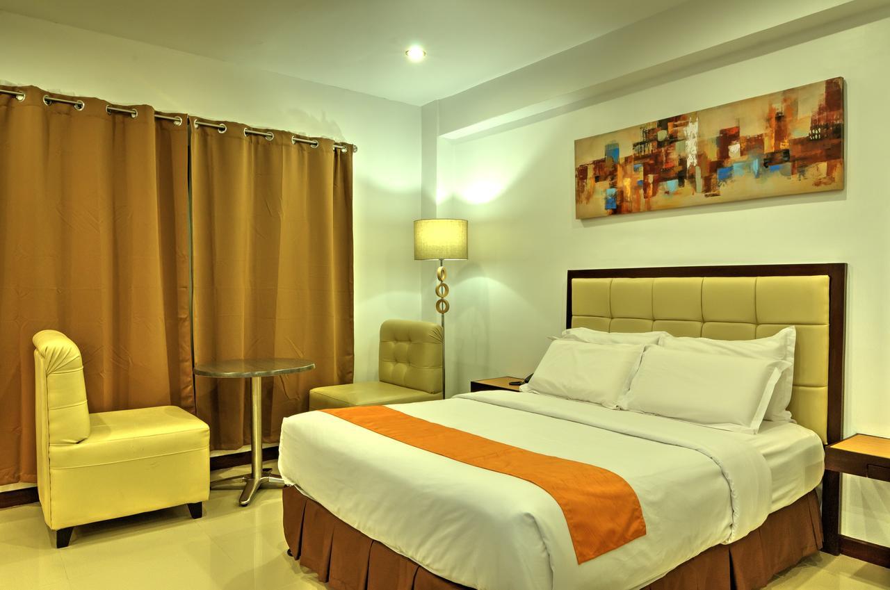 Amaris Suites Butuan City Buitenkant foto